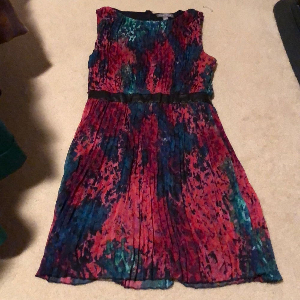 BRAND NEW Tinley Road Bright Pleated Dress in S